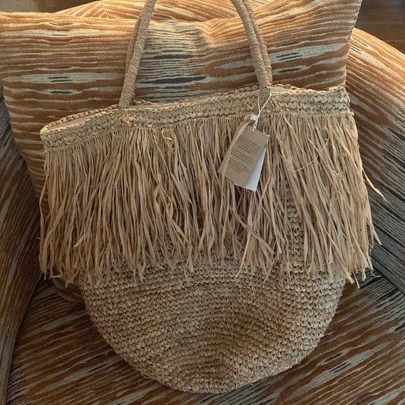 BEACHGOLD Handbags - NWT BeachGold Straw Boho Shoulder  bag